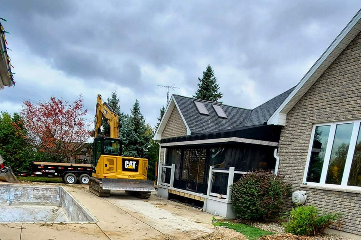 Pool, Patio & Pavilion: Demo
