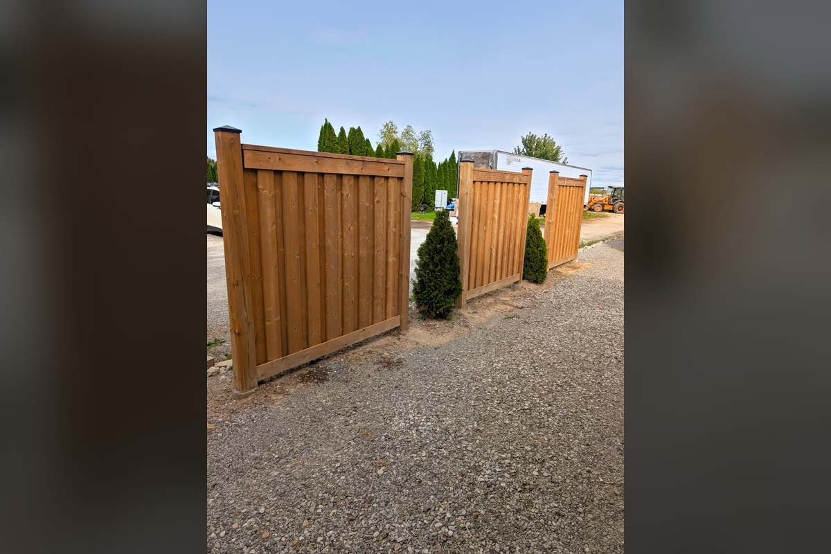 Privacy Fence: Finished