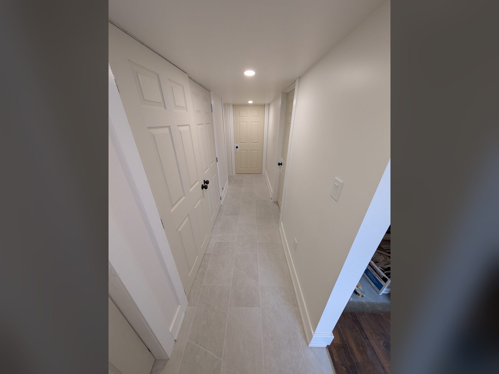 Basement Build, Hall