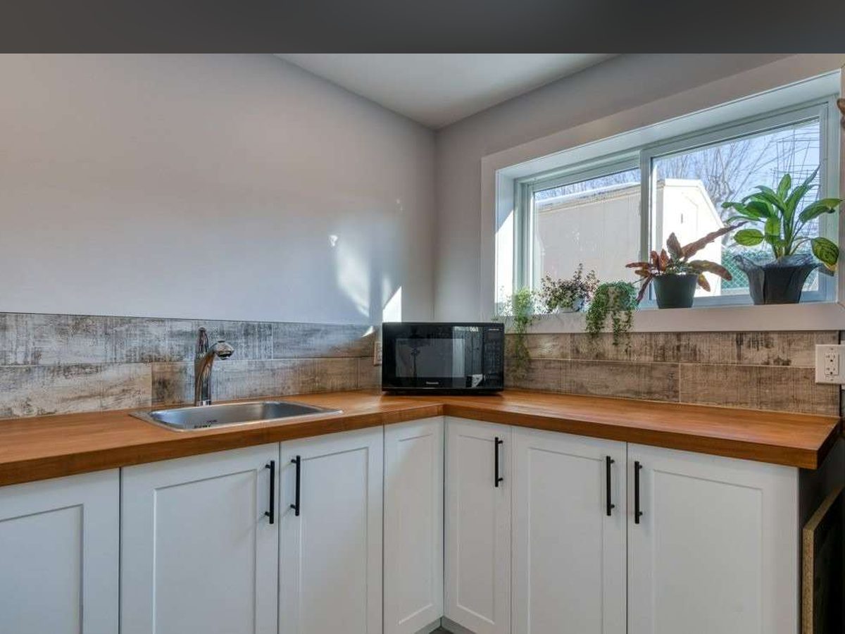 Bright Basement with Full Bath, Kitchenette